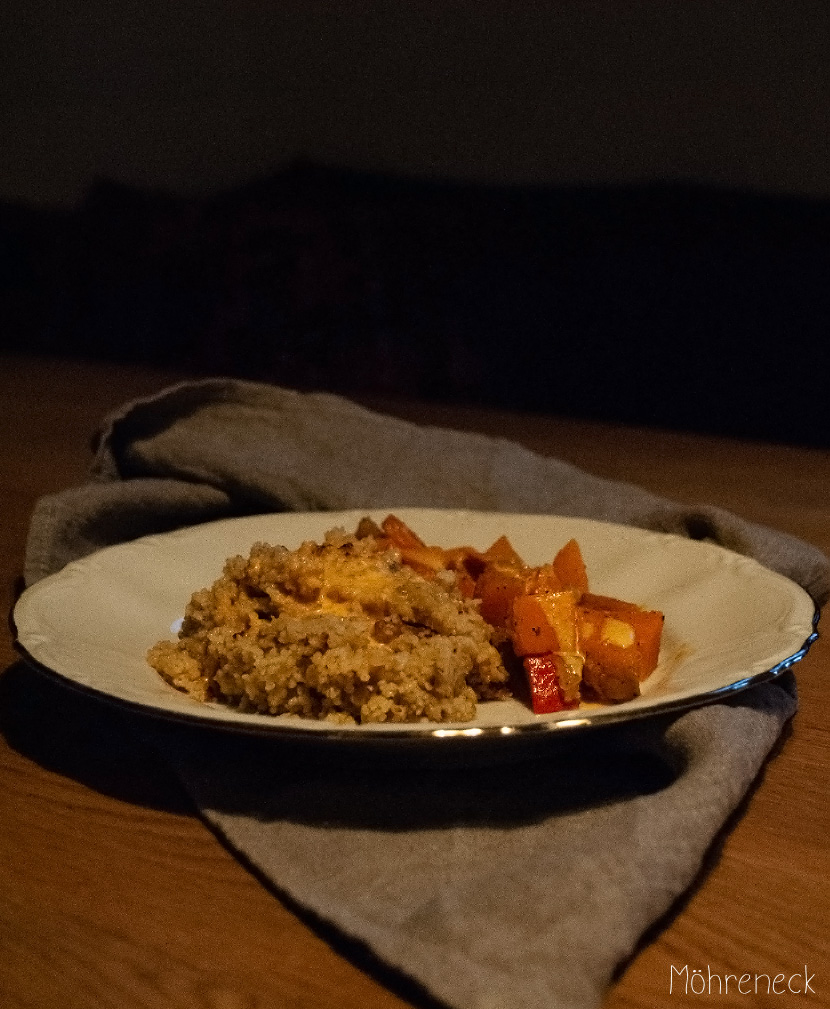 Couscous mit Kürbis und Currysauce