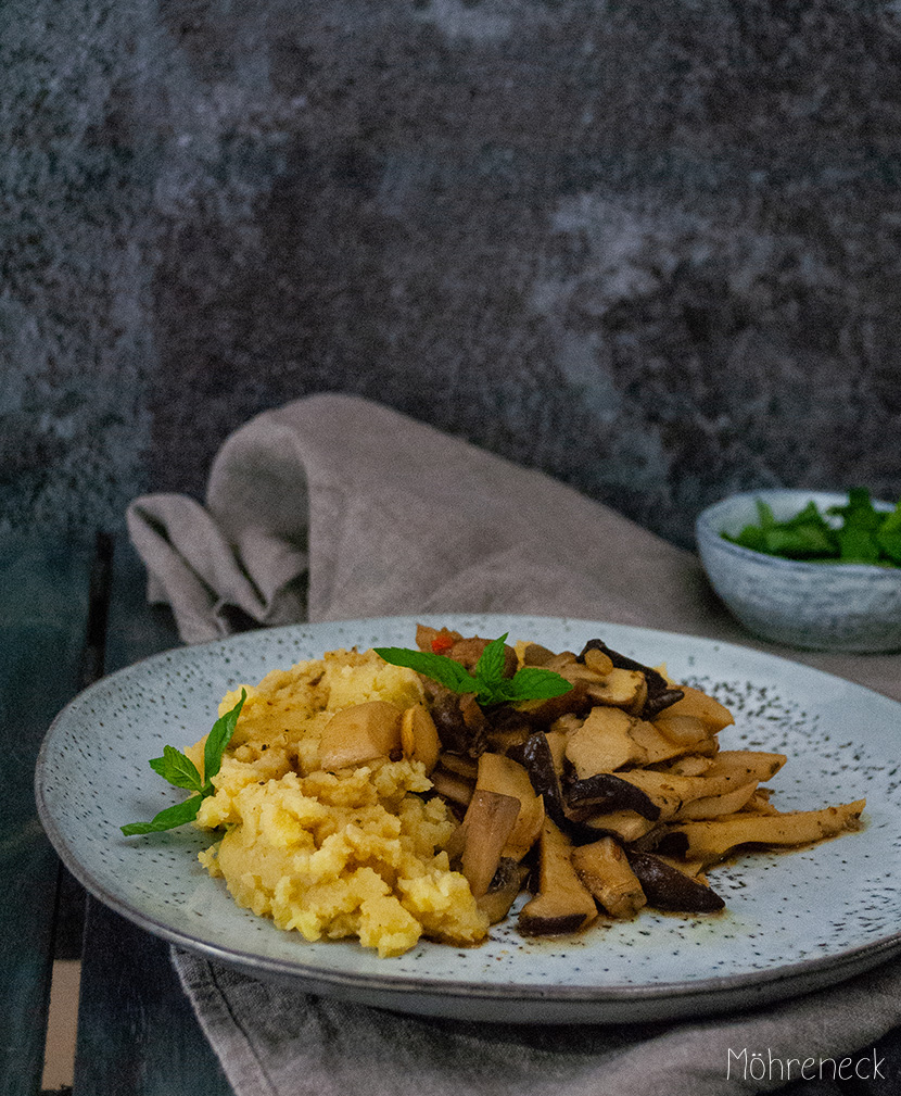 Pilzcurry mit Masala-Kartoffelstampf