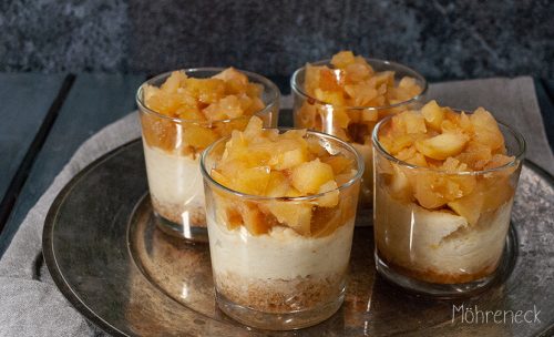 Käsekuchen im Glas mit Apfelkompott - Möhreneck