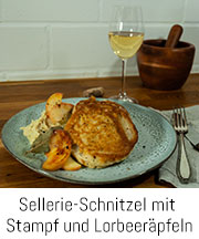 Sellerie-Schnitzel mit Kartoffelstampf und Lorbeeräpfeln