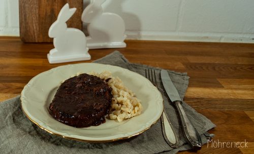 Seitan-Sauerbraten mit Spätzle