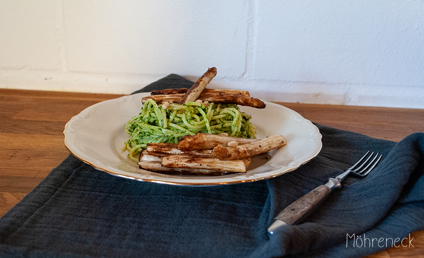 Pasta mit Limetten-Rucola-Pesto und gebratenem Spargel