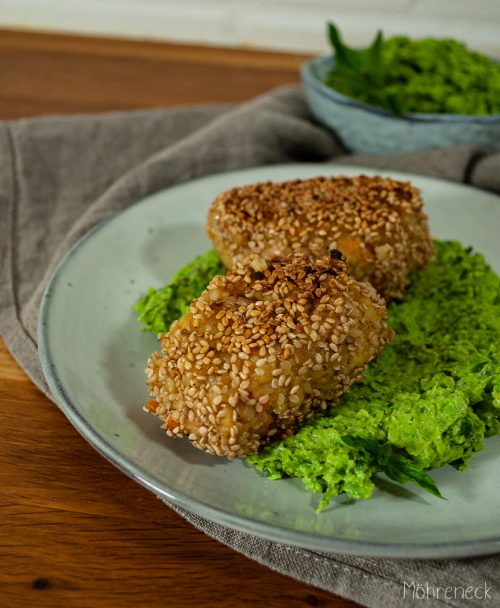 Bulgurköfte mit Erbsenhummus