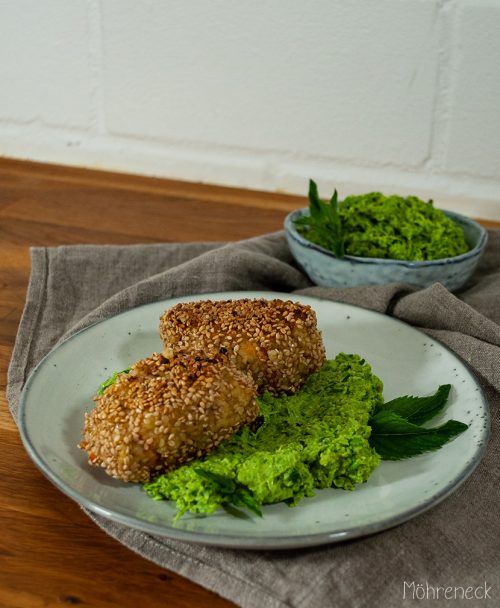 Bulgurköfte mit Erbsenhummus