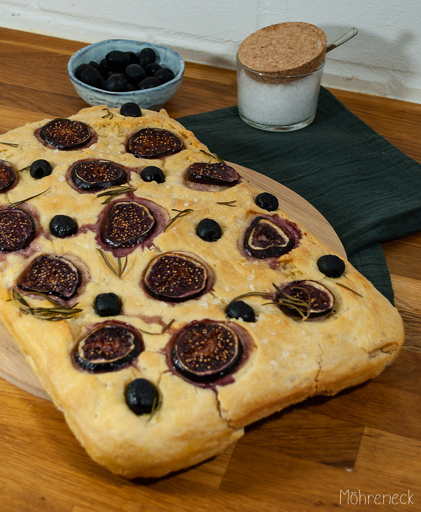 Focaccia mit Feigen und Oliven - Möhreneck