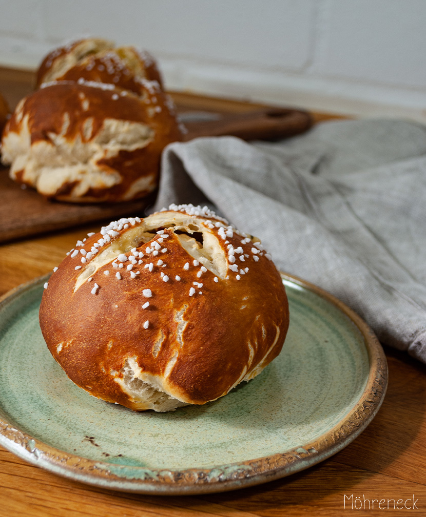 gefüllte Laugenbrötchen - Möhreneck