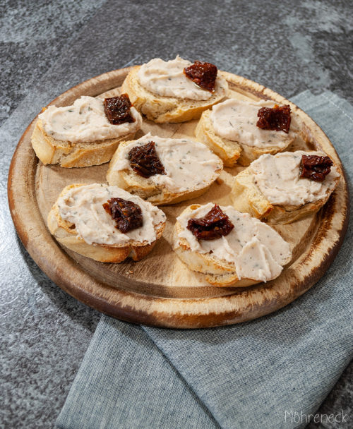 Crostini mit Bohnencreme