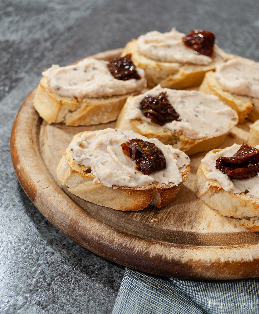 Crostini mit Bohnencreme