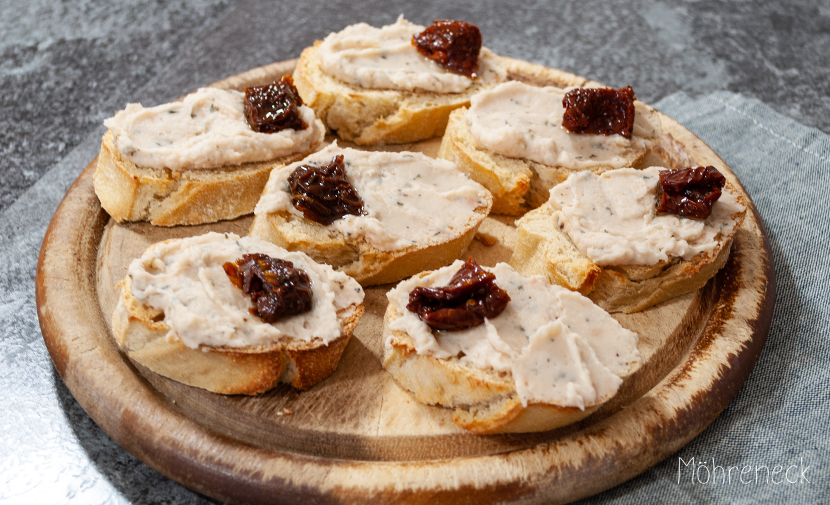 Crostini mit Bohnencreme