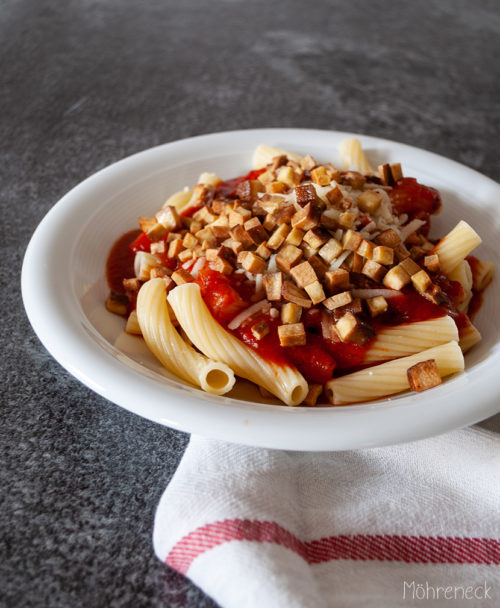 Pasta Napoli mit Räuchertofu