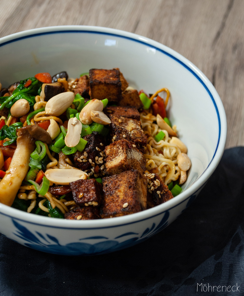 Asia-Bowl mit Fried Tofu