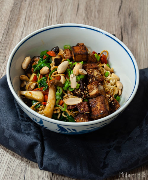 Asia-Bowl mit Fried Tofu