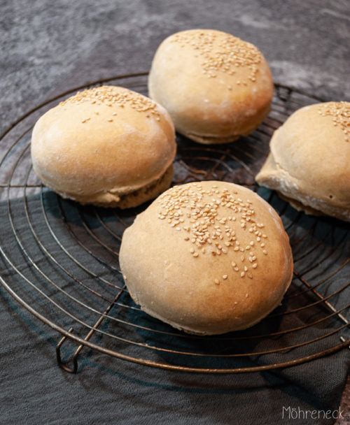 Dinkel-Burger-Brötchen mit Sauerteig