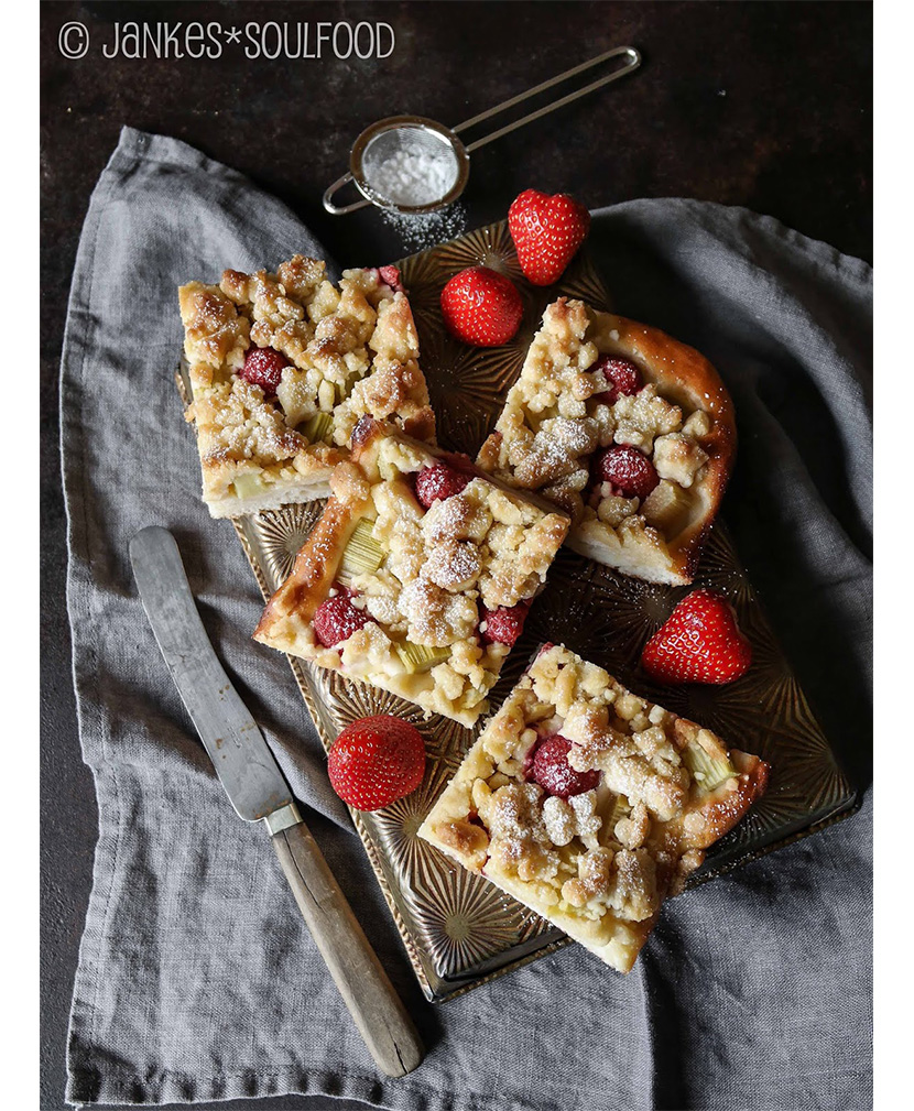 Erdbeer-Rhabarber-Streusel von Jankes Soulfood