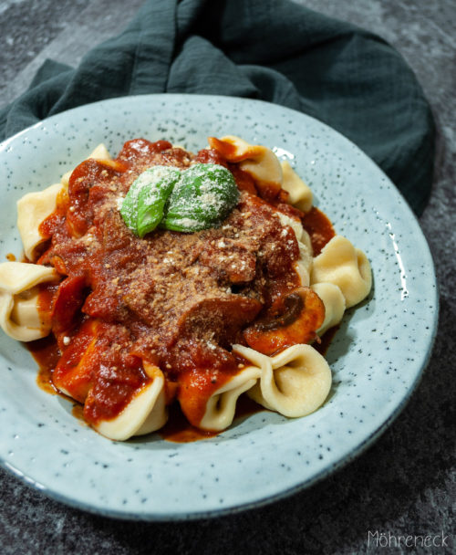 Tortellini mit Cashew-Tofu-Füllung