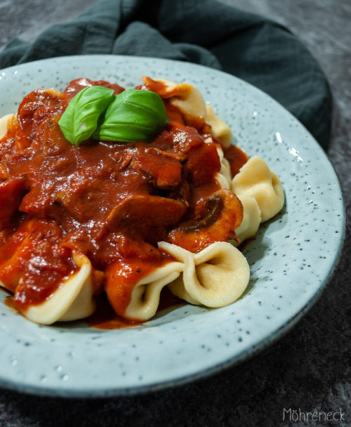 Tortellini mit Cashew-Tofu-Füllung