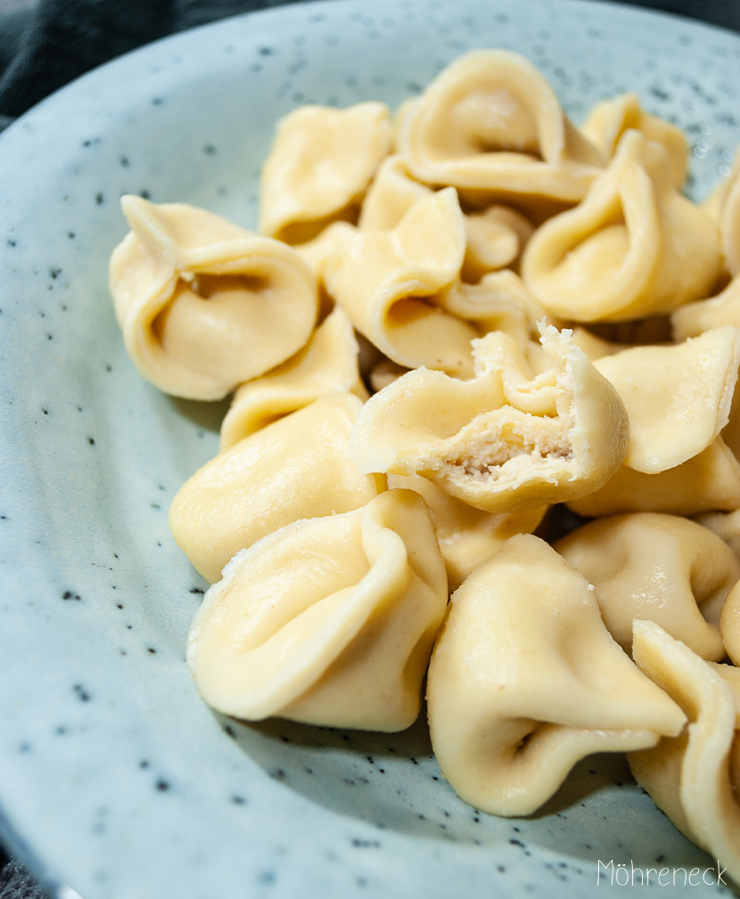 Tortellini mit Cashew-Tofu-Füllung