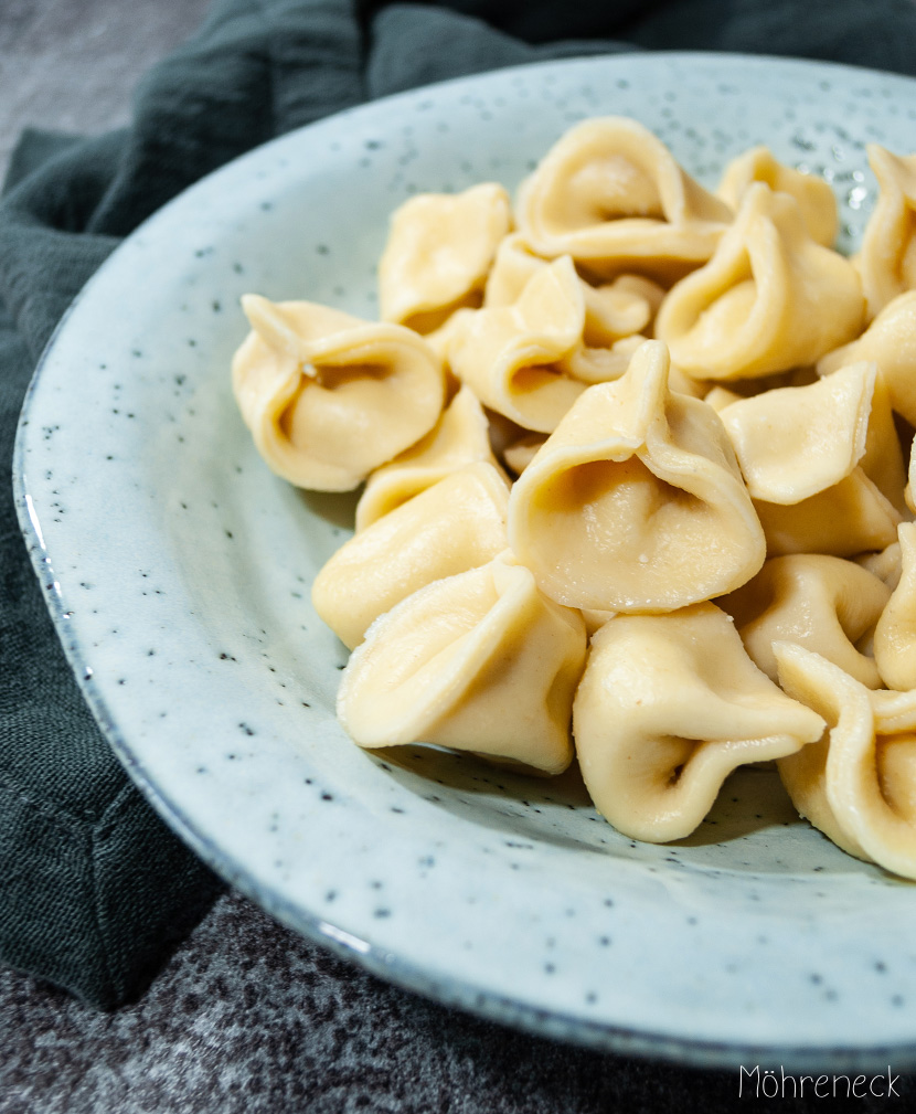 Tortellini mit Cashew-Tofu-Füllung