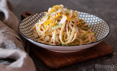 Zucchini-Mandel-Pasta