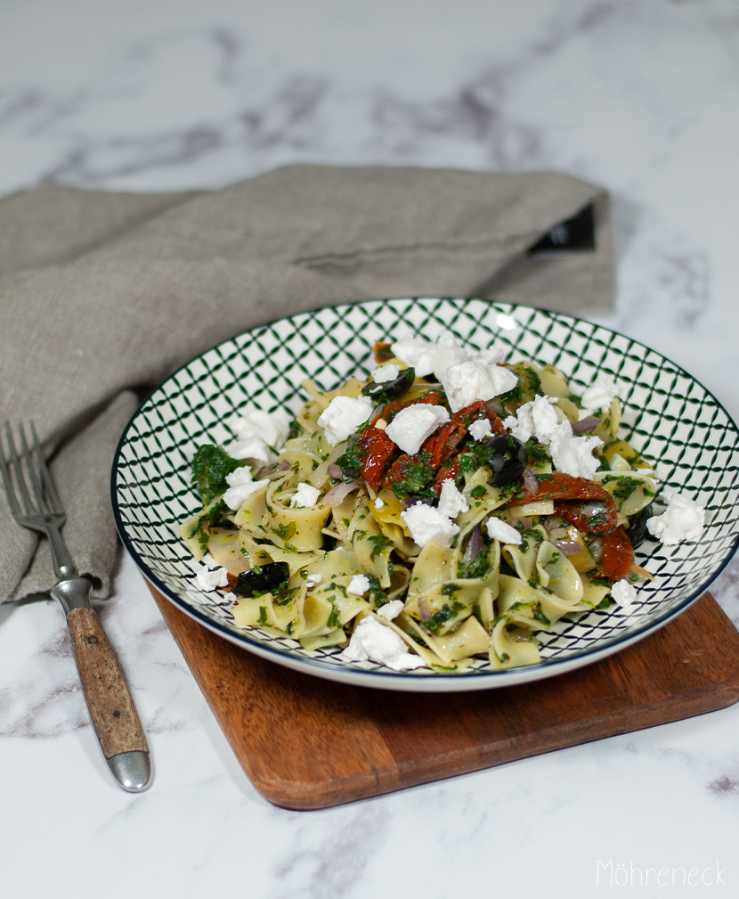 Pasta mit Antipasti