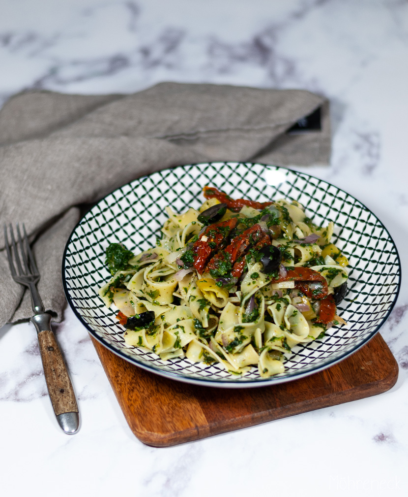 Pasta mit Antipasti