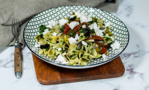 Pasta mit Antipasti