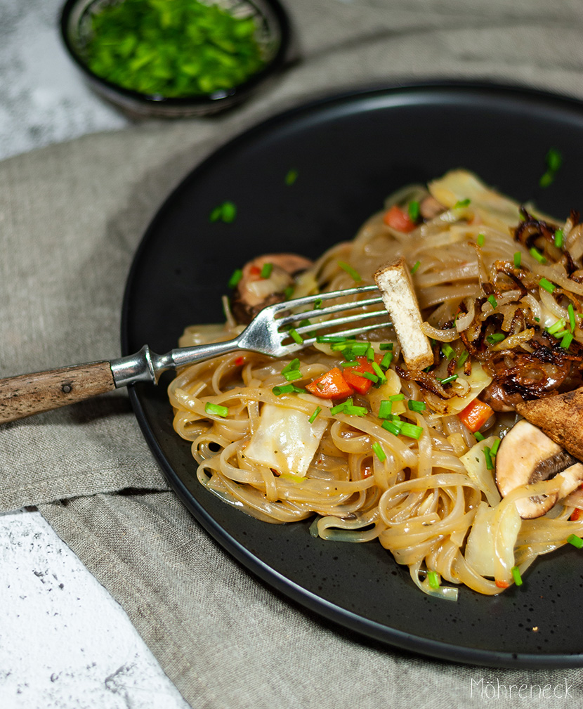 Glasnudeln mit Winter-Wokgemüse und Tofu