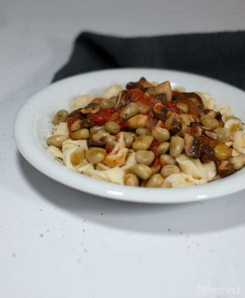 Pasta mit Bohnen und Champignons