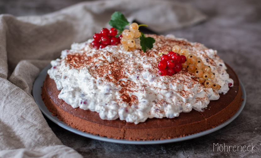 Schokobiskuit mit Johannisbeeren-Mascarpone