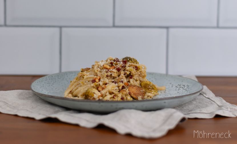 Pasta mit veganem Rosenkohl-Pesto